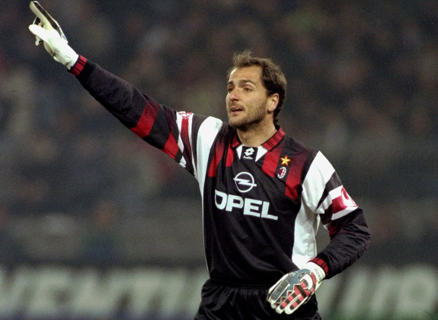 Đội hình AC Milan mạnh nhất làng túc cầu mọi thời đại